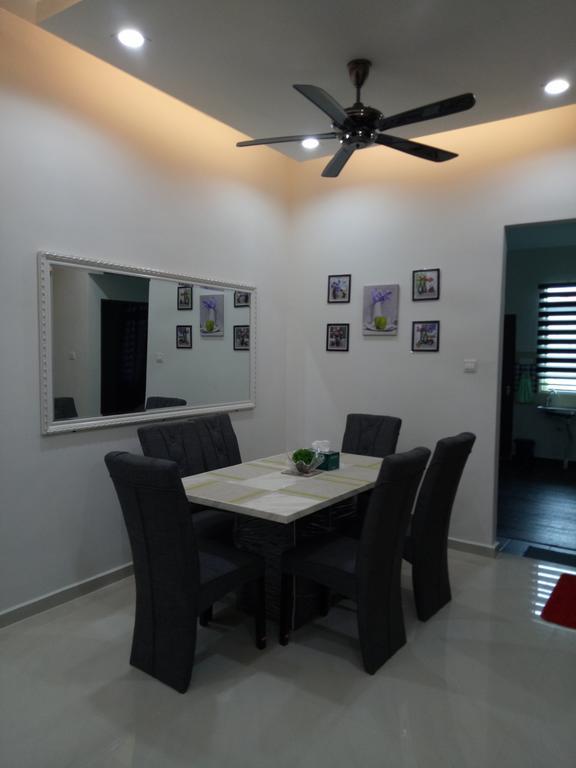 Amanda Homestay Dungun 1 エクステリア 写真