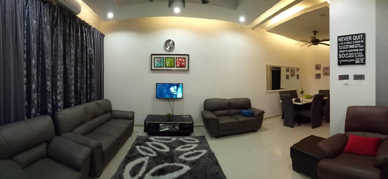 Amanda Homestay Dungun 1 エクステリア 写真