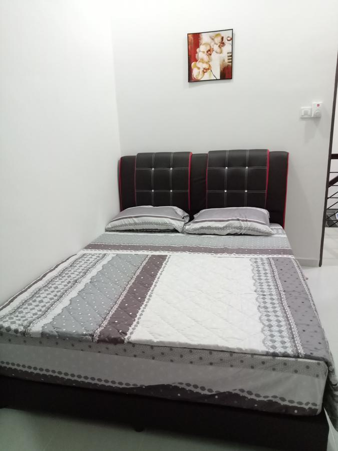 Amanda Homestay Dungun 1 エクステリア 写真