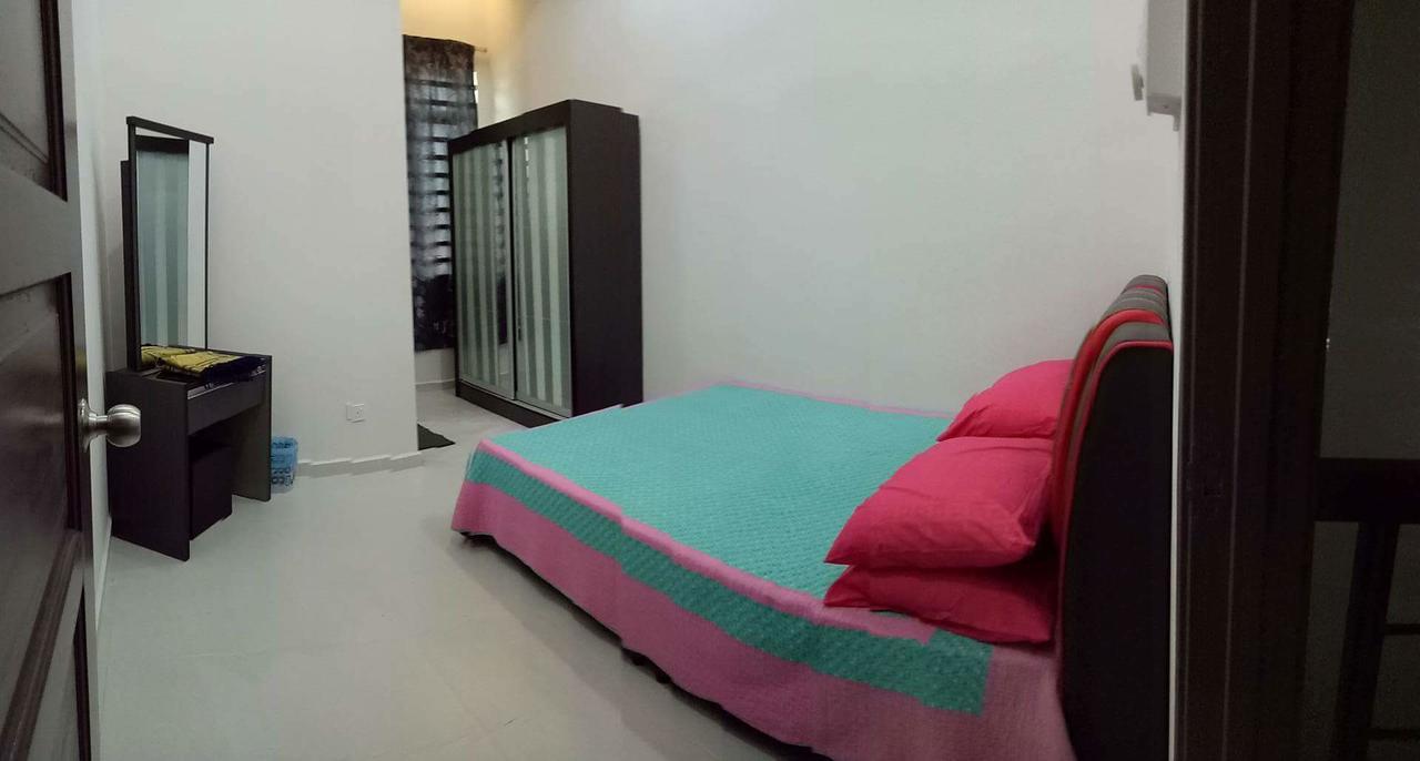 Amanda Homestay Dungun 1 エクステリア 写真